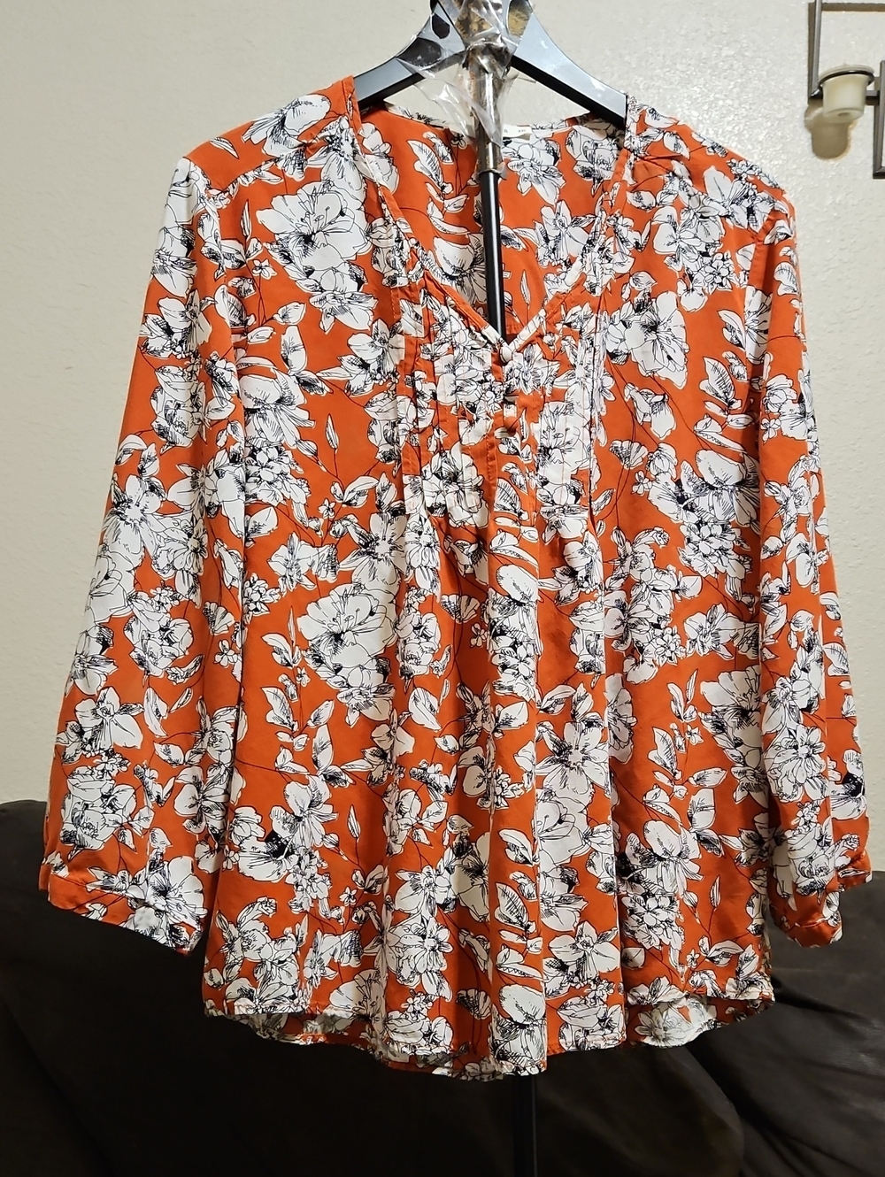fun 2 fun Orange and White Floral Peasant Top